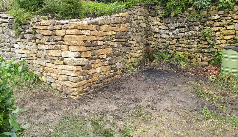 Garden retaining wall turning a corner